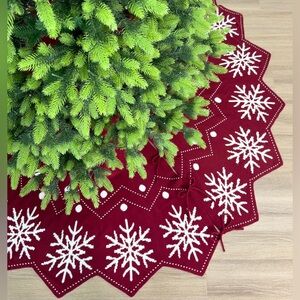 84-Inch Wavy Edged Reversible Knit Christmas Tree Skirt: Red & White